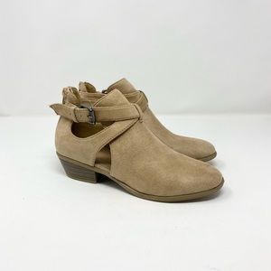 NWOT Wild Diva Tan Faux Suede Booties